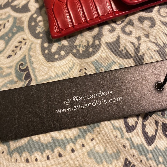 Tiny dark Red Clutch - Picture 9 of 11